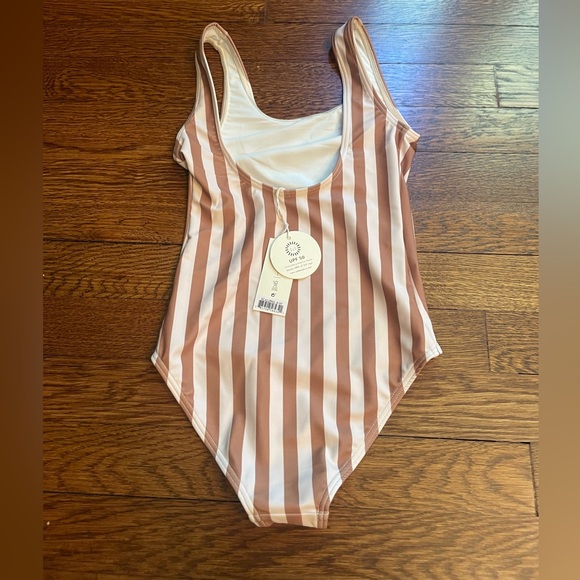 NWT Girls 7/8 Rylee Cru Bathing Suit - Picture 2 of 3